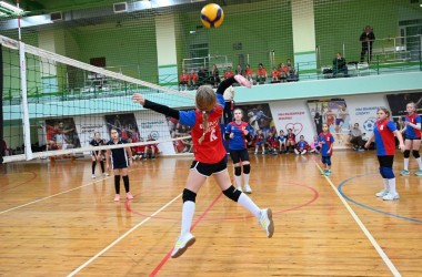 «Летающий мяч» среди девушек и юношей до 14 лет