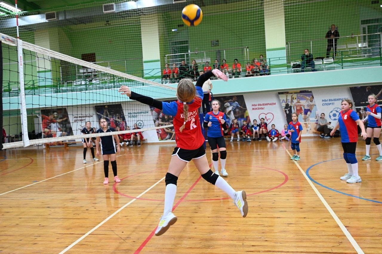 «Летающий мяч» среди девушек и юношей до 14 лет